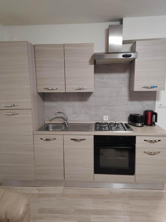 Tomy Apartment Копер Екстериор снимка
